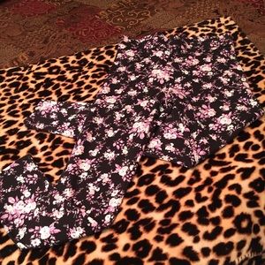 Victoria’s Secret Pink leggings